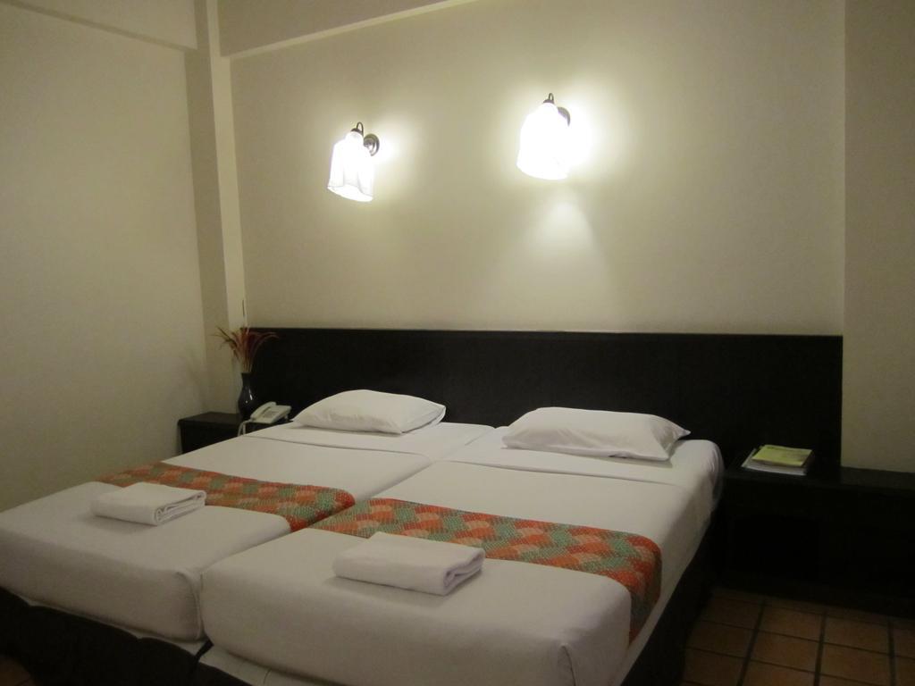 Rome Place Hotel Phuket Dış mekan fotoğraf