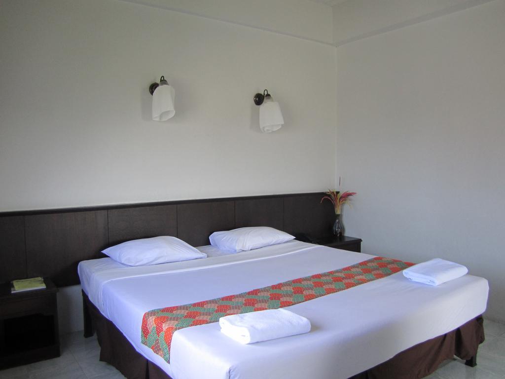 Rome Place Hotel Phuket Dış mekan fotoğraf